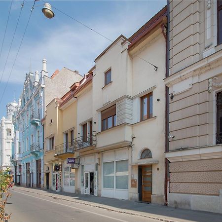 Oasis Rooms Орадеа Екстериор снимка