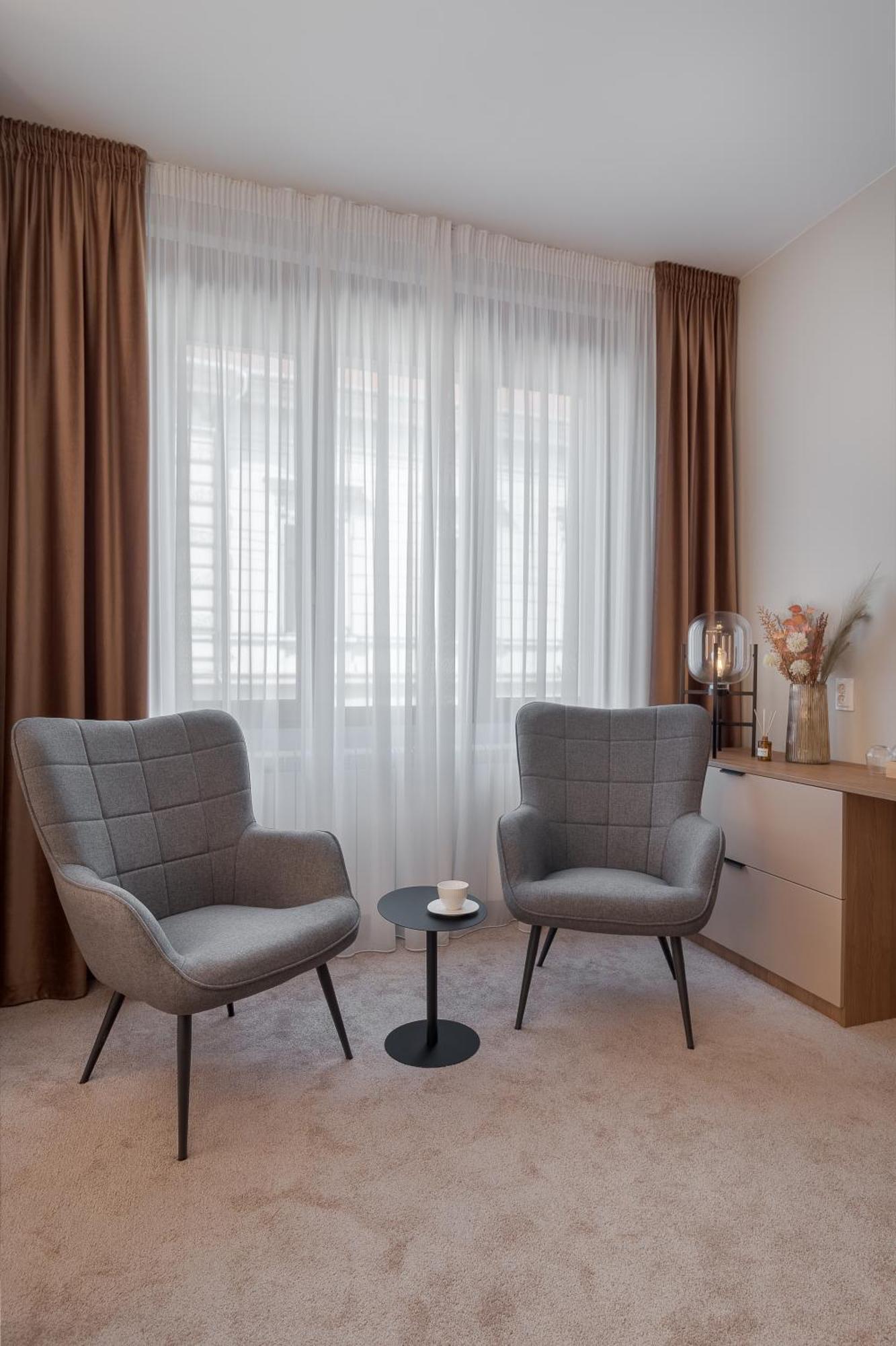 Oasis Rooms Орадеа Екстериор снимка
