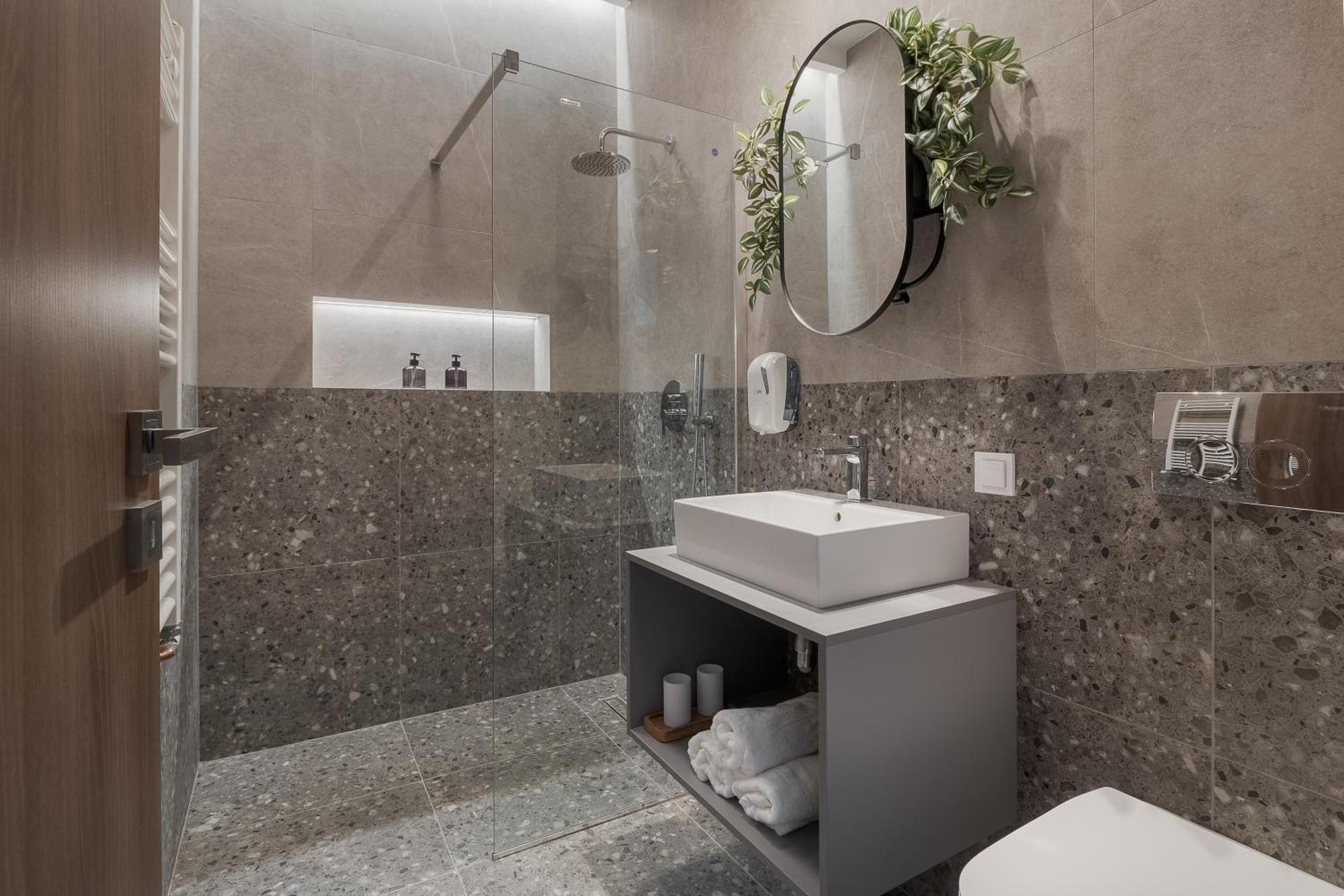 Oasis Rooms Орадеа Екстериор снимка