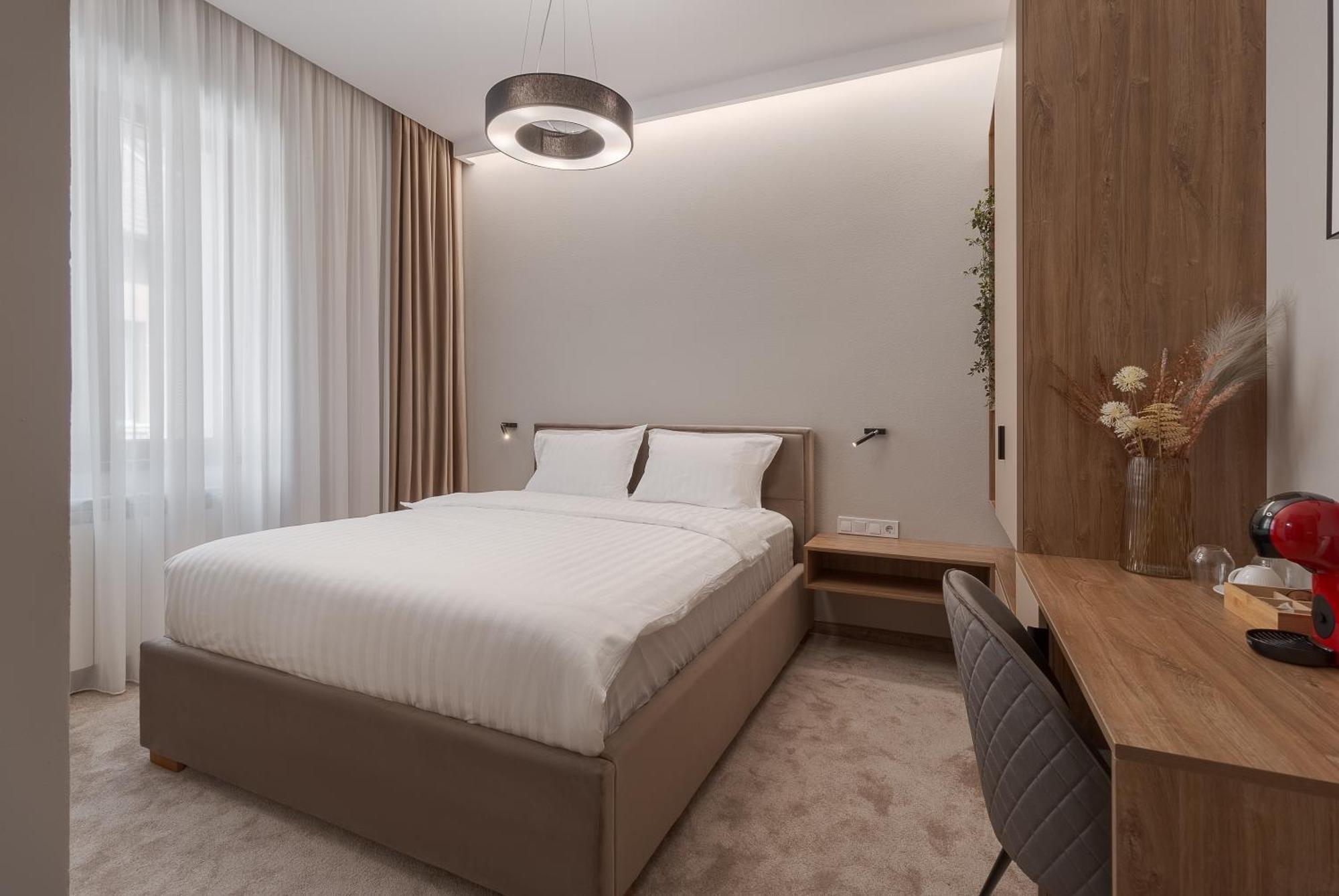 Oasis Rooms Орадеа Екстериор снимка